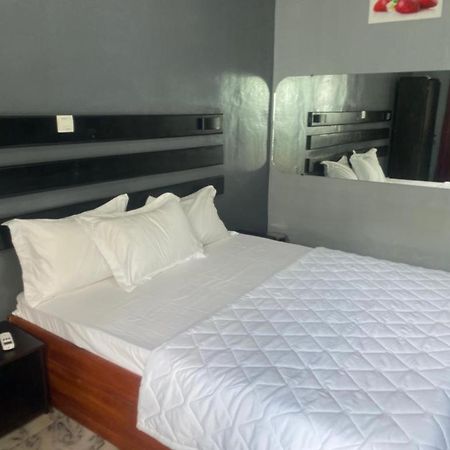 Sunrise Center Bonapriso 111 Hotel Douala Luaran gambar