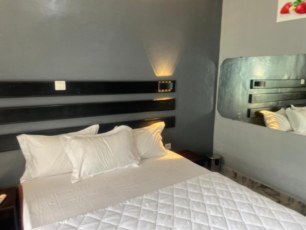 Sunrise Center Bonapriso 111 Hotel Douala Luaran gambar