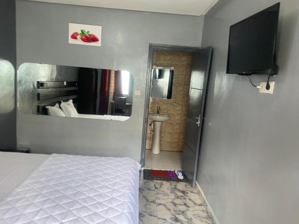 Sunrise Center Bonapriso 111 Hotel Douala Luaran gambar